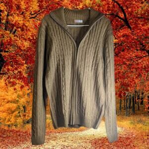 H2H XL tan, long sleeve, zipper up, cable knit fall sweater. Office, travel